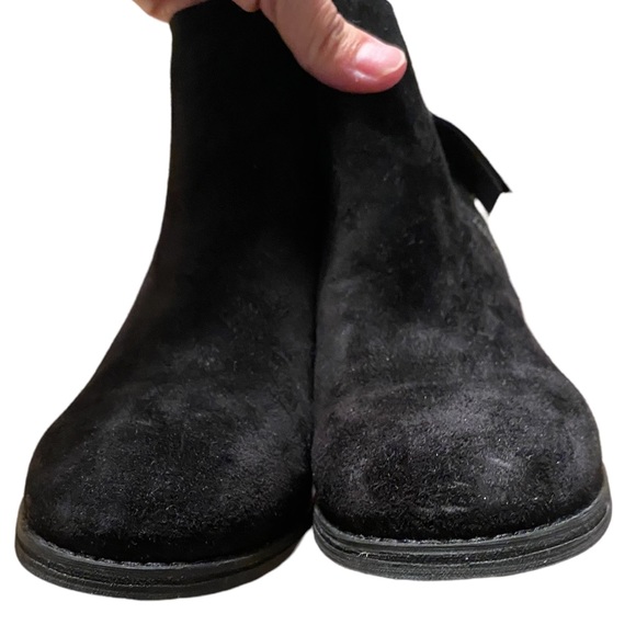 BLONDO BLACK SUEDE WATERPROOF ANKLE BOOTS SIDE ZIPS SIZE 6.5 $150 LIKE NEW BOOTS - Picture 9 of 16